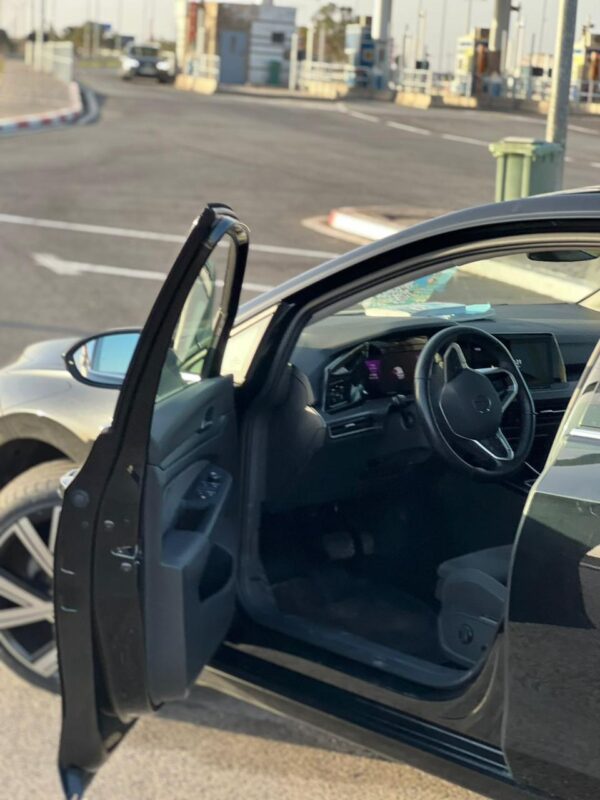 Volkswagen Golf 8 – Image 7